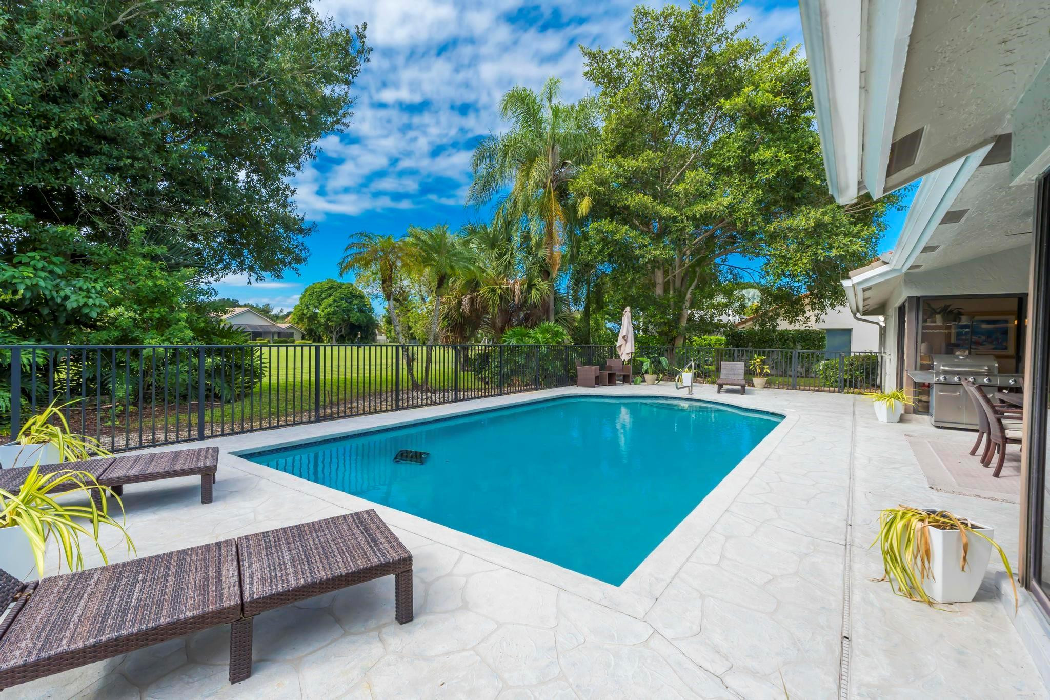 10180 Silver Lake Drive