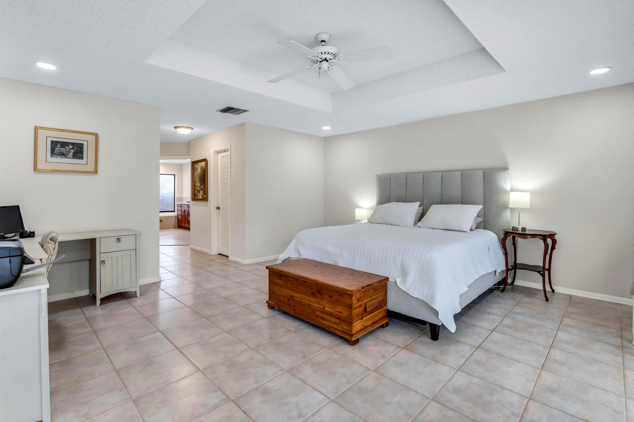 10180 Silver Lake Drive