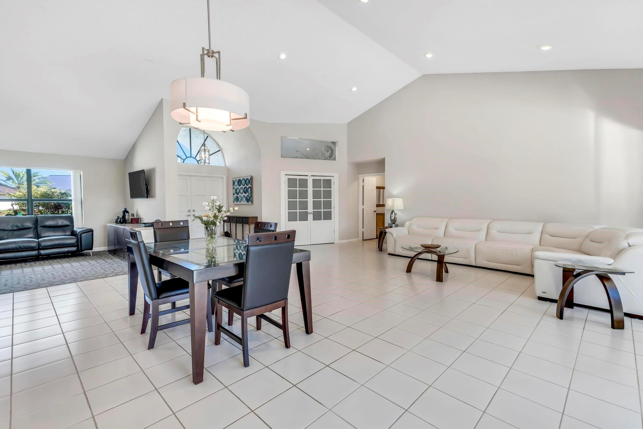 10180 Silver Lake Drive