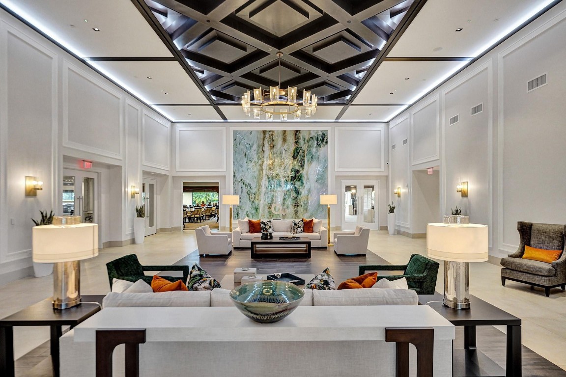 10180 Silver Lake Drive