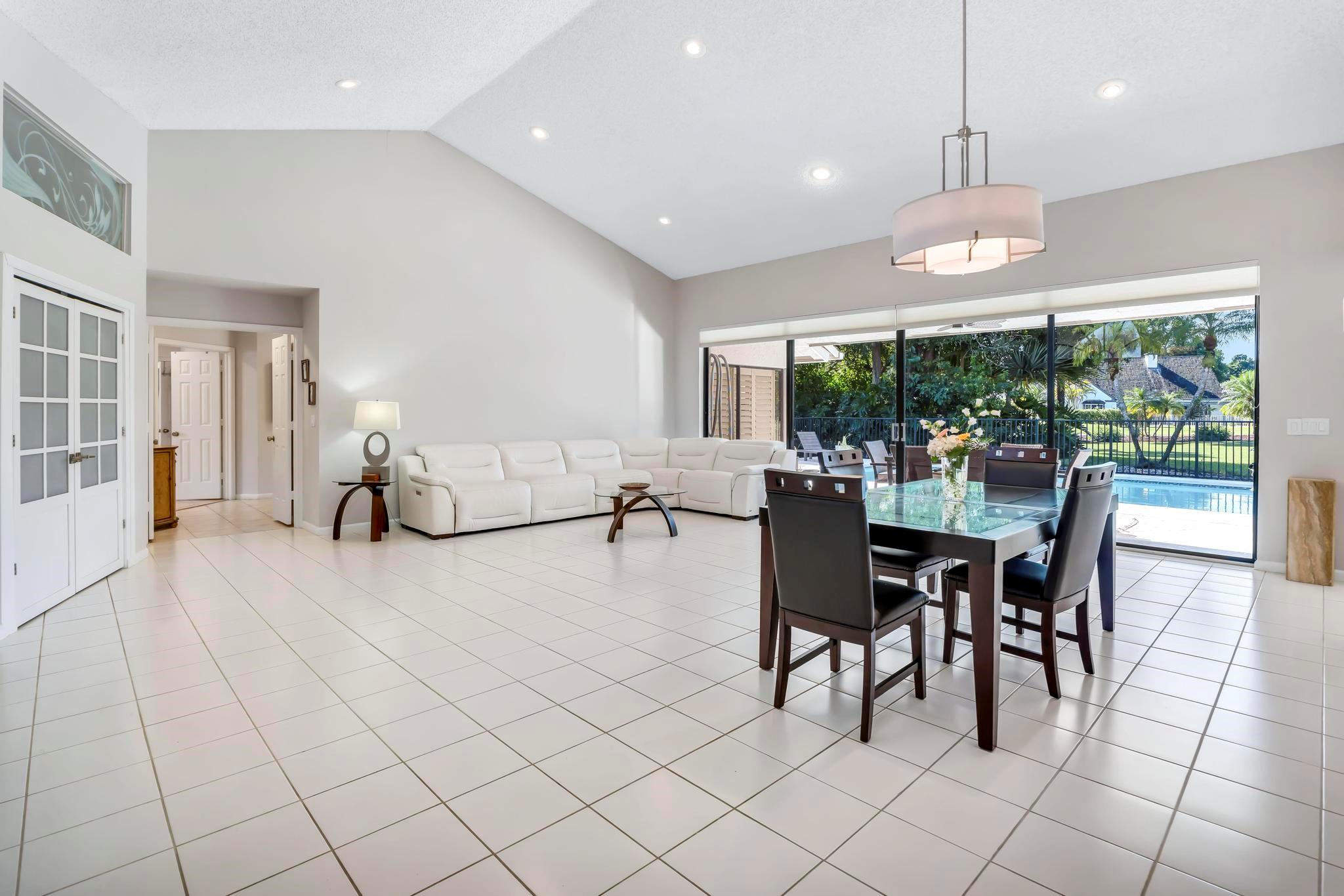 10180 Silver Lake Drive