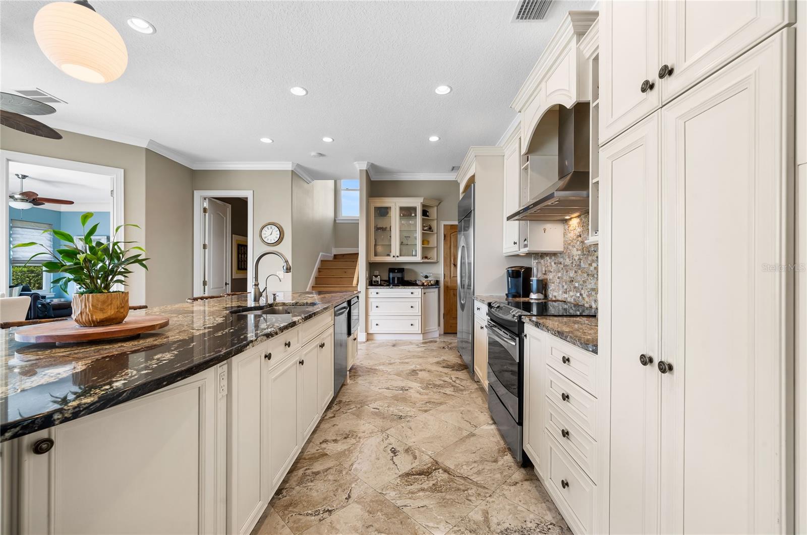 889 BRANTLEY DR