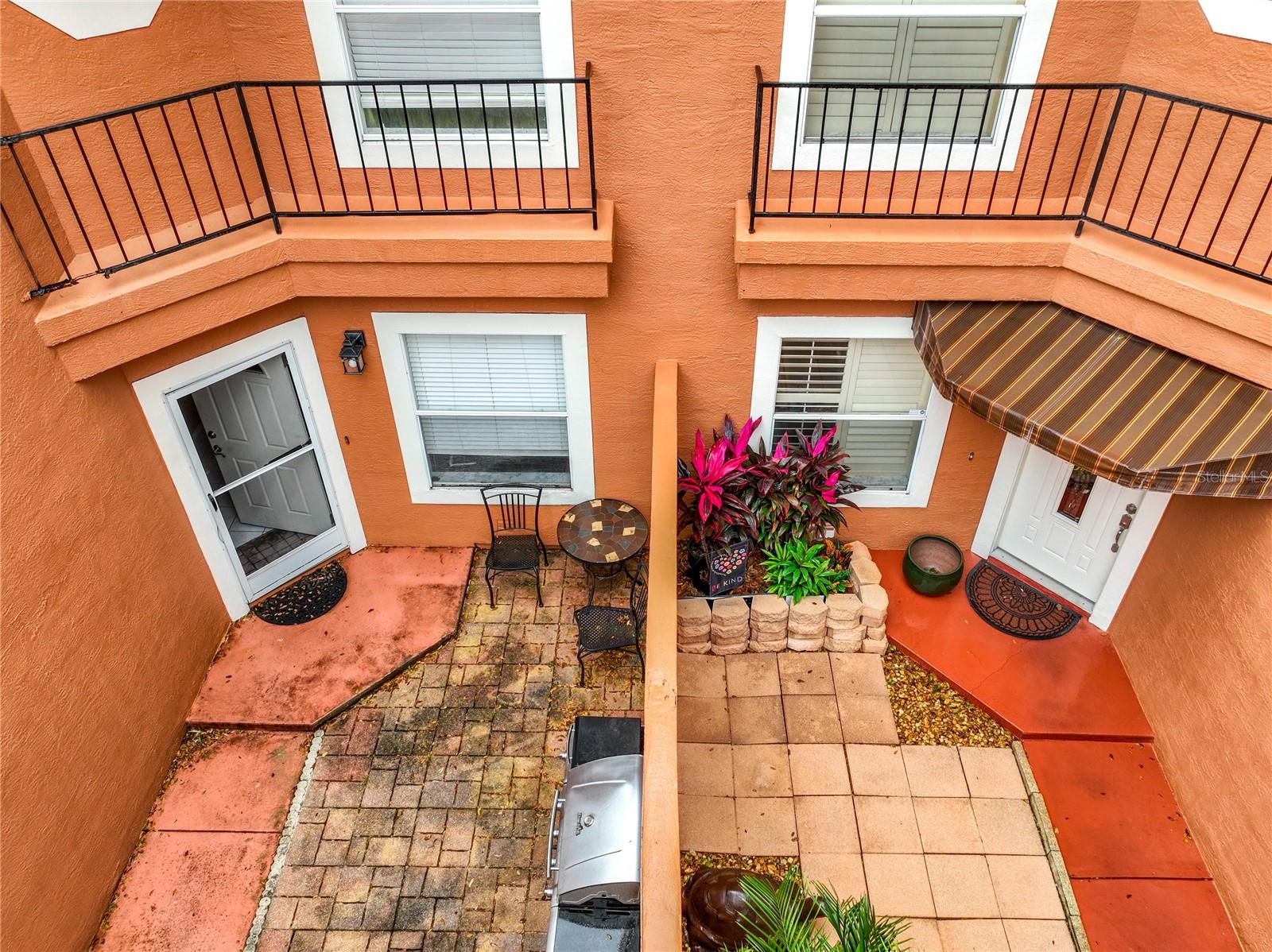753 COVE WAY