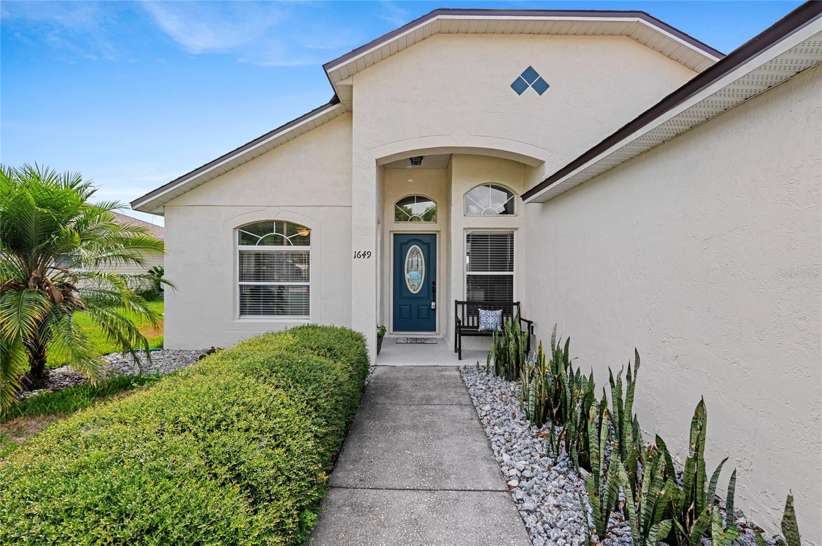 1649 LAKE VILLA DR