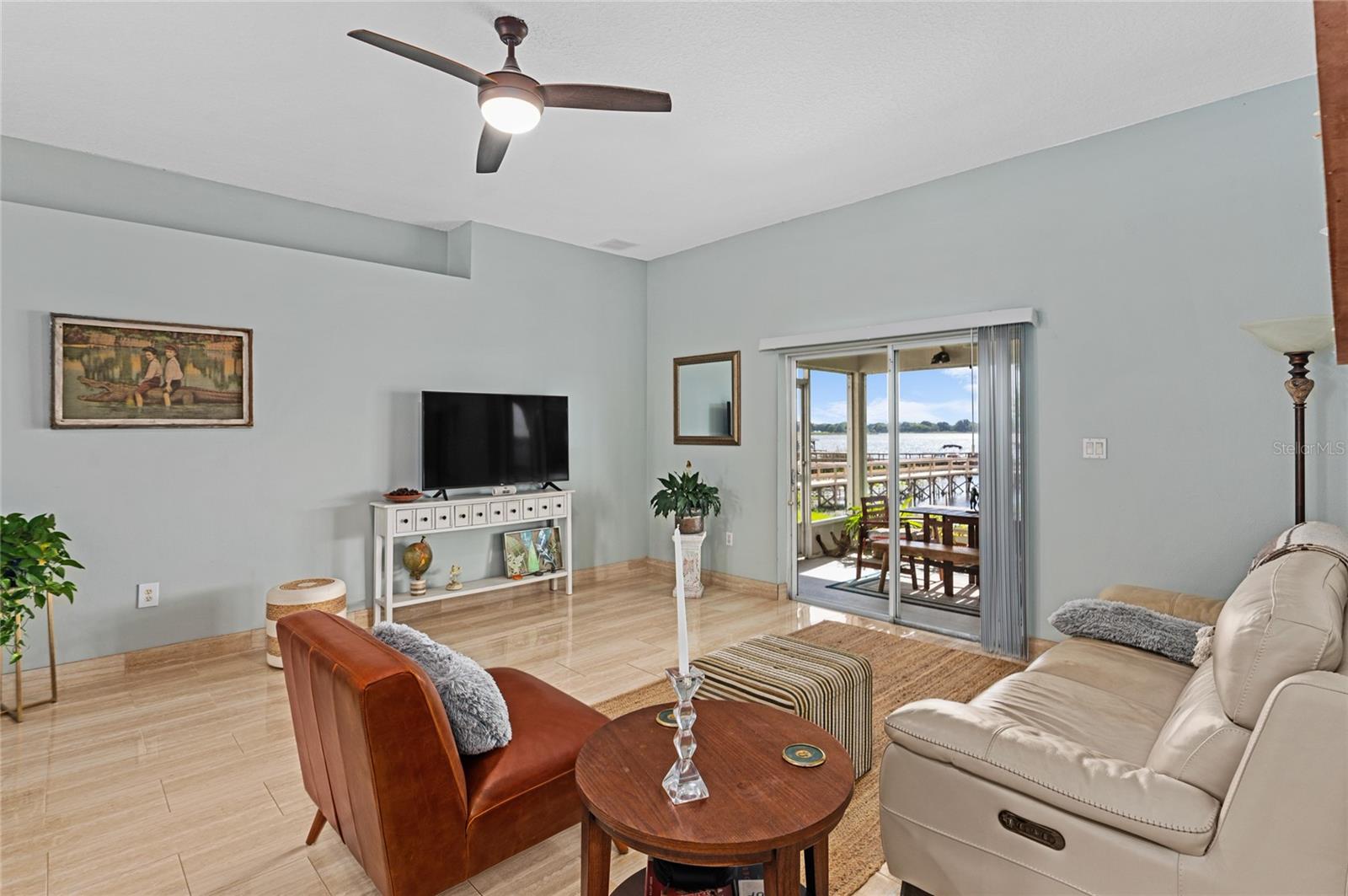 1649 LAKE VILLA DR