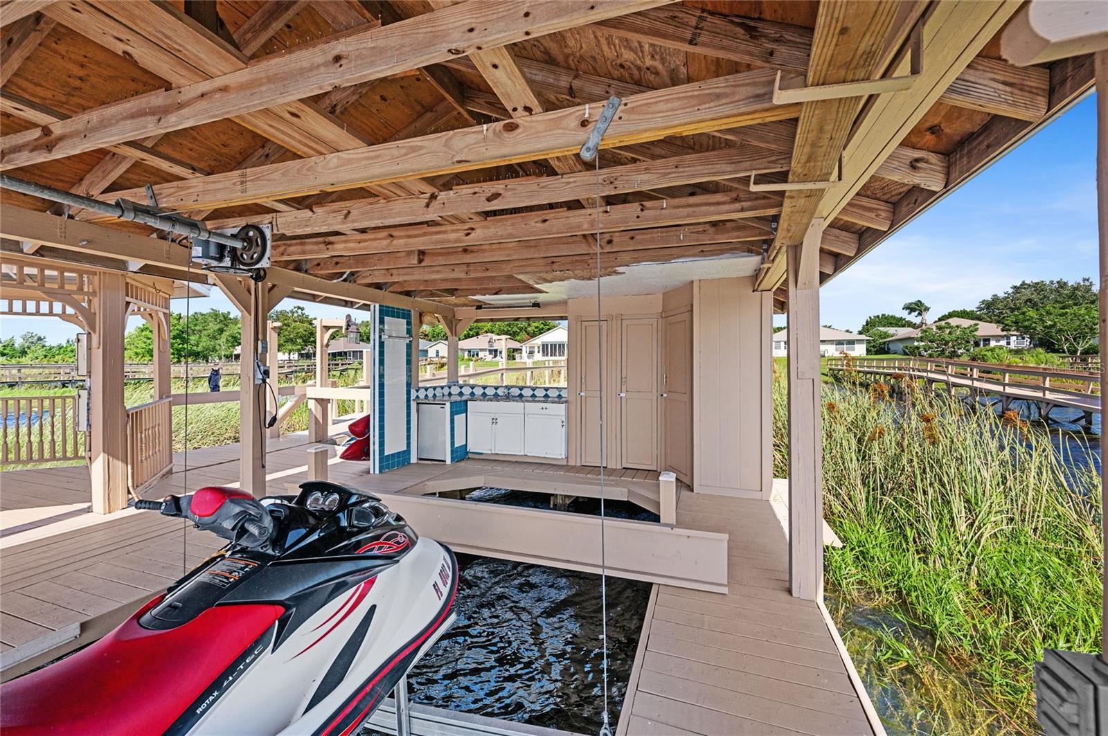 1649 LAKE VILLA DR