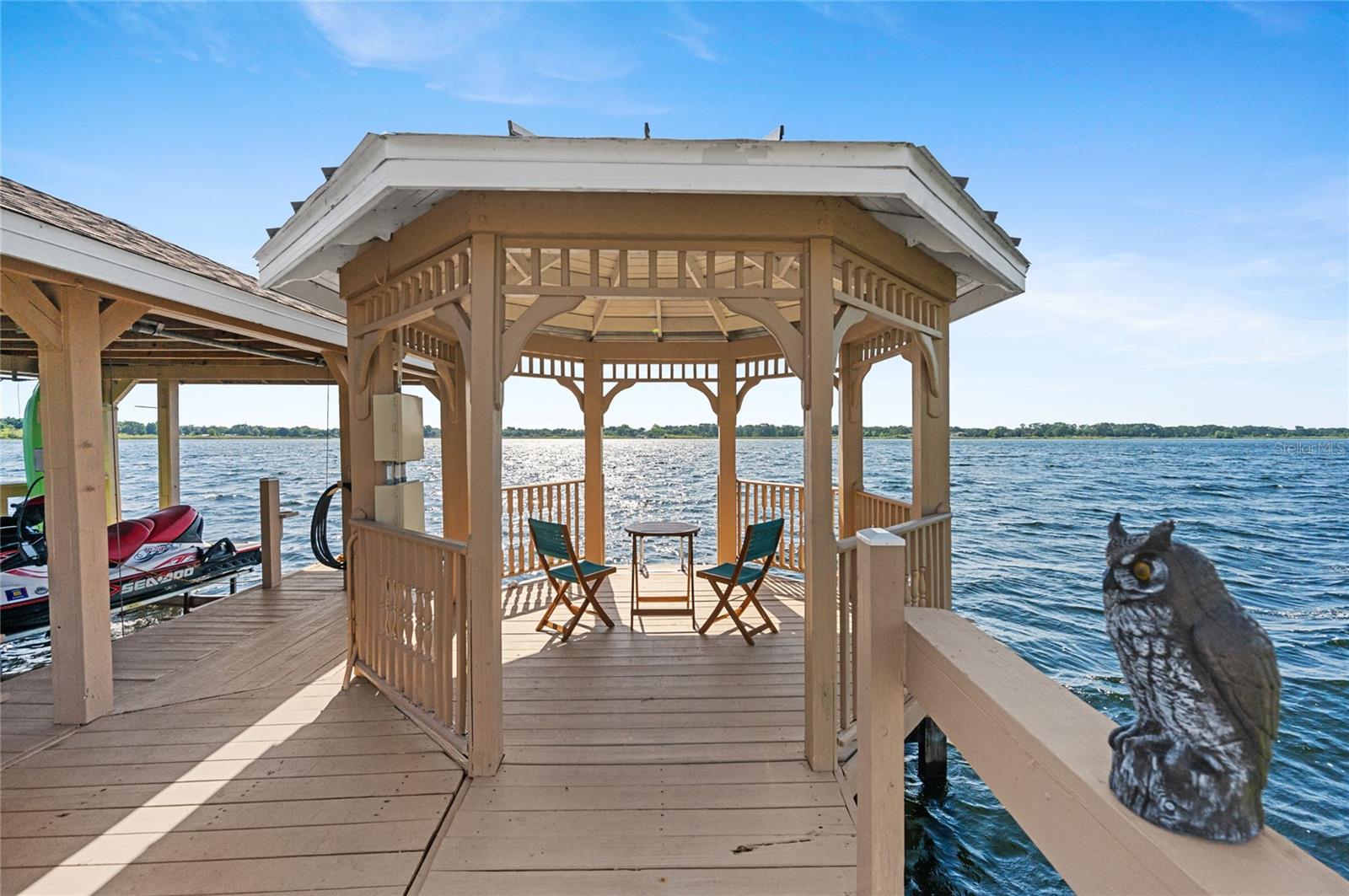 1649 LAKE VILLA DR