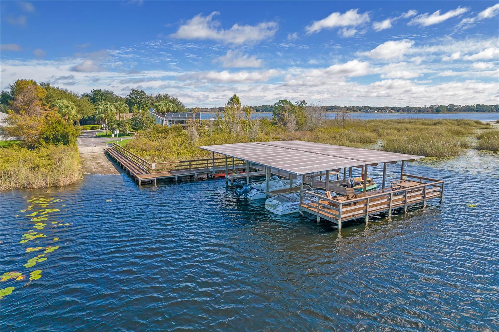 1649 LAKE VILLA DR