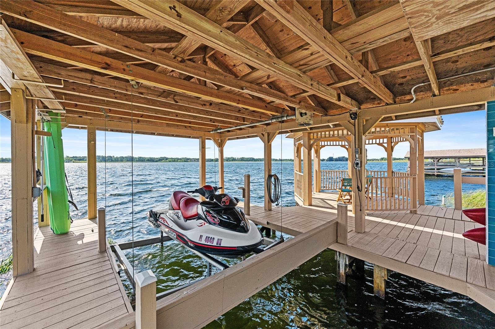 1649 LAKE VILLA DR