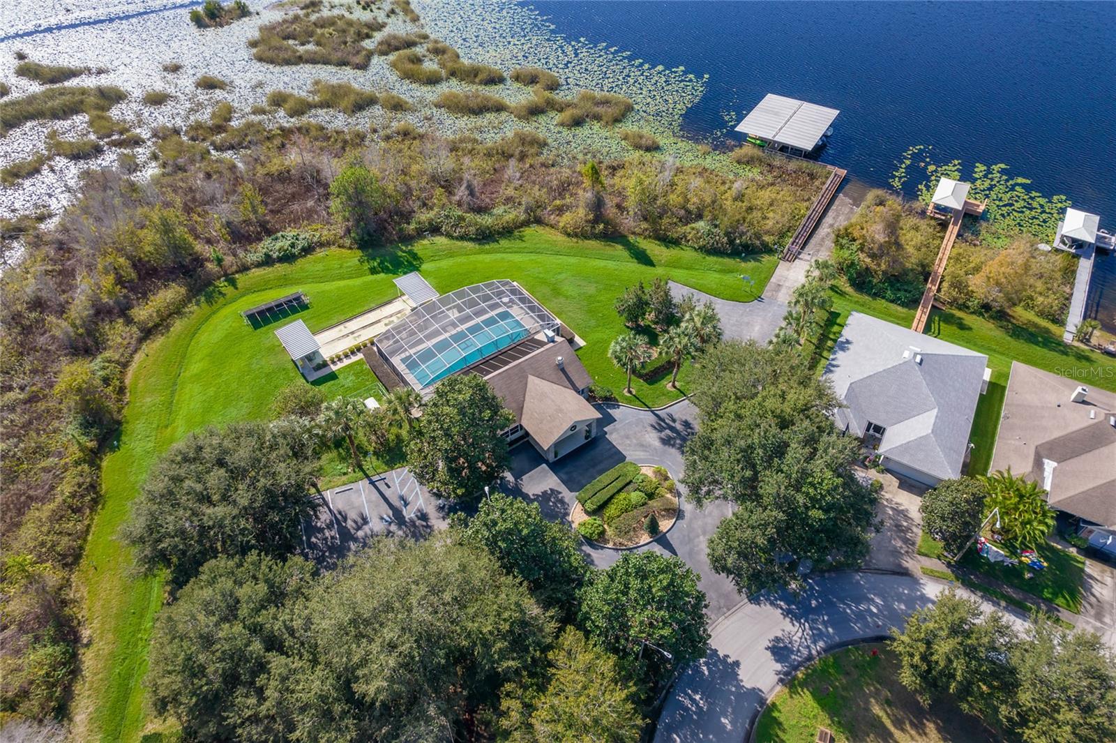1649 LAKE VILLA DR