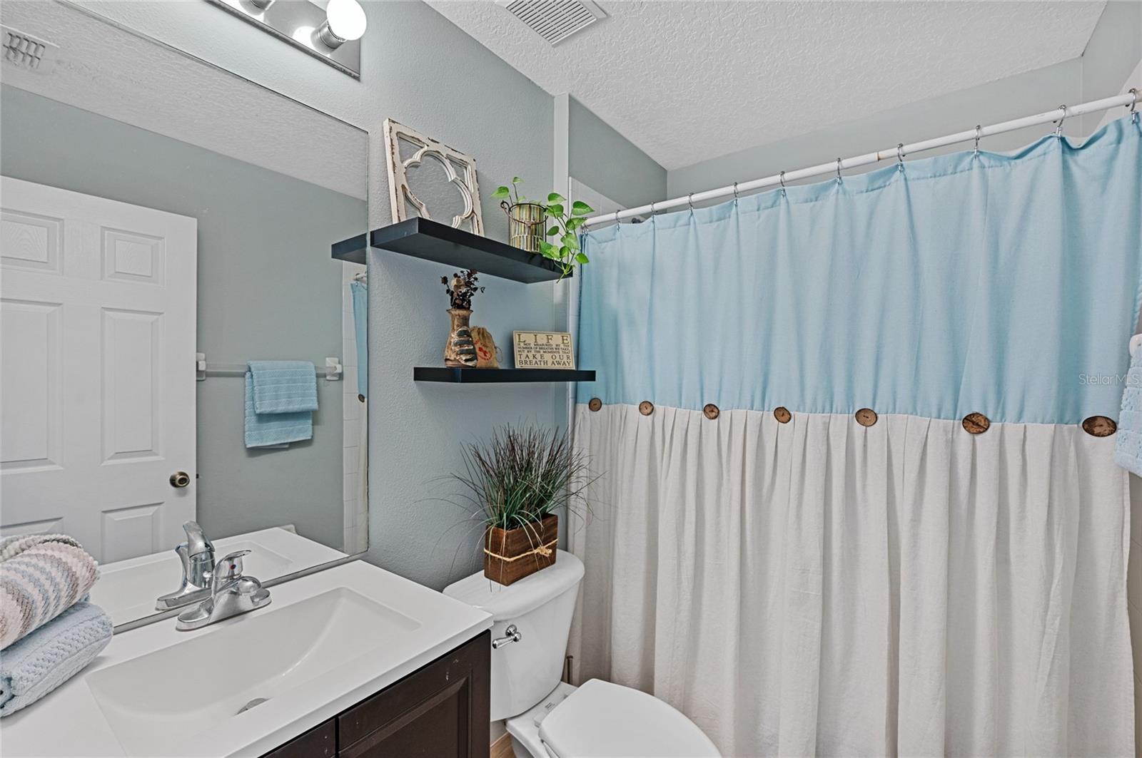 1649 LAKE VILLA DR