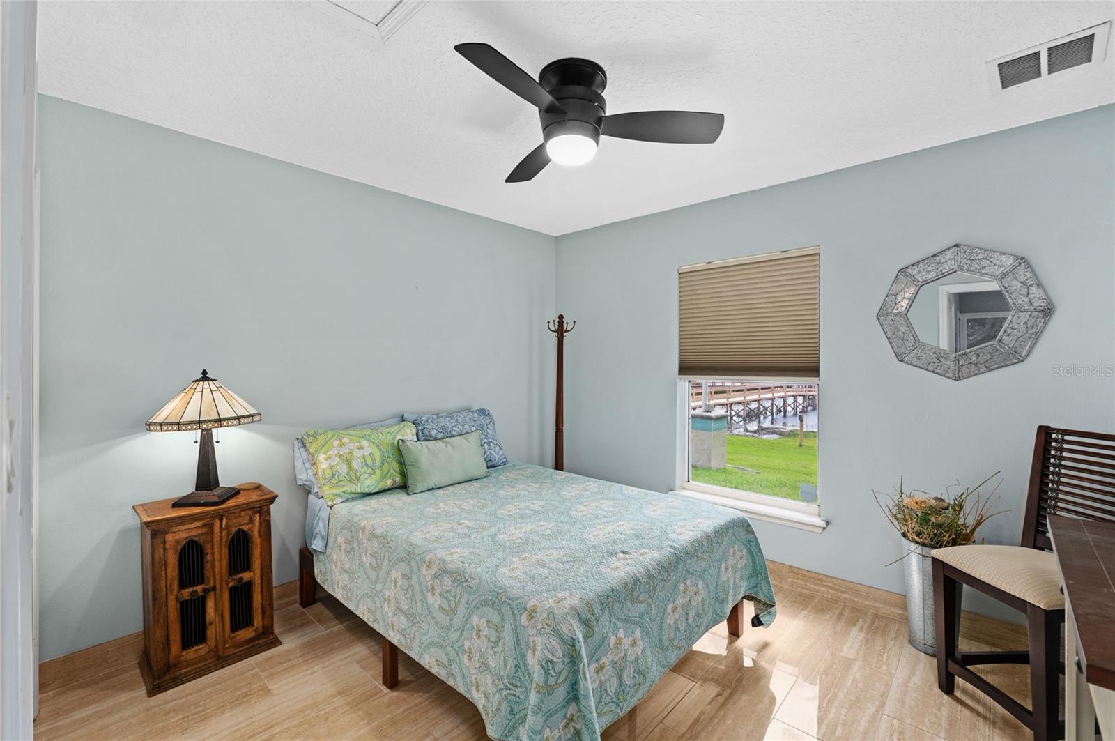 1649 LAKE VILLA DR