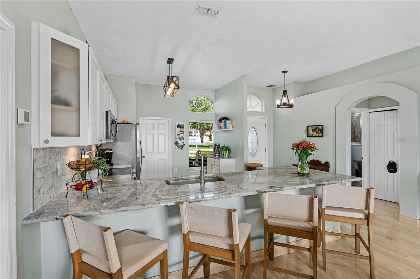 1649 LAKE VILLA DR