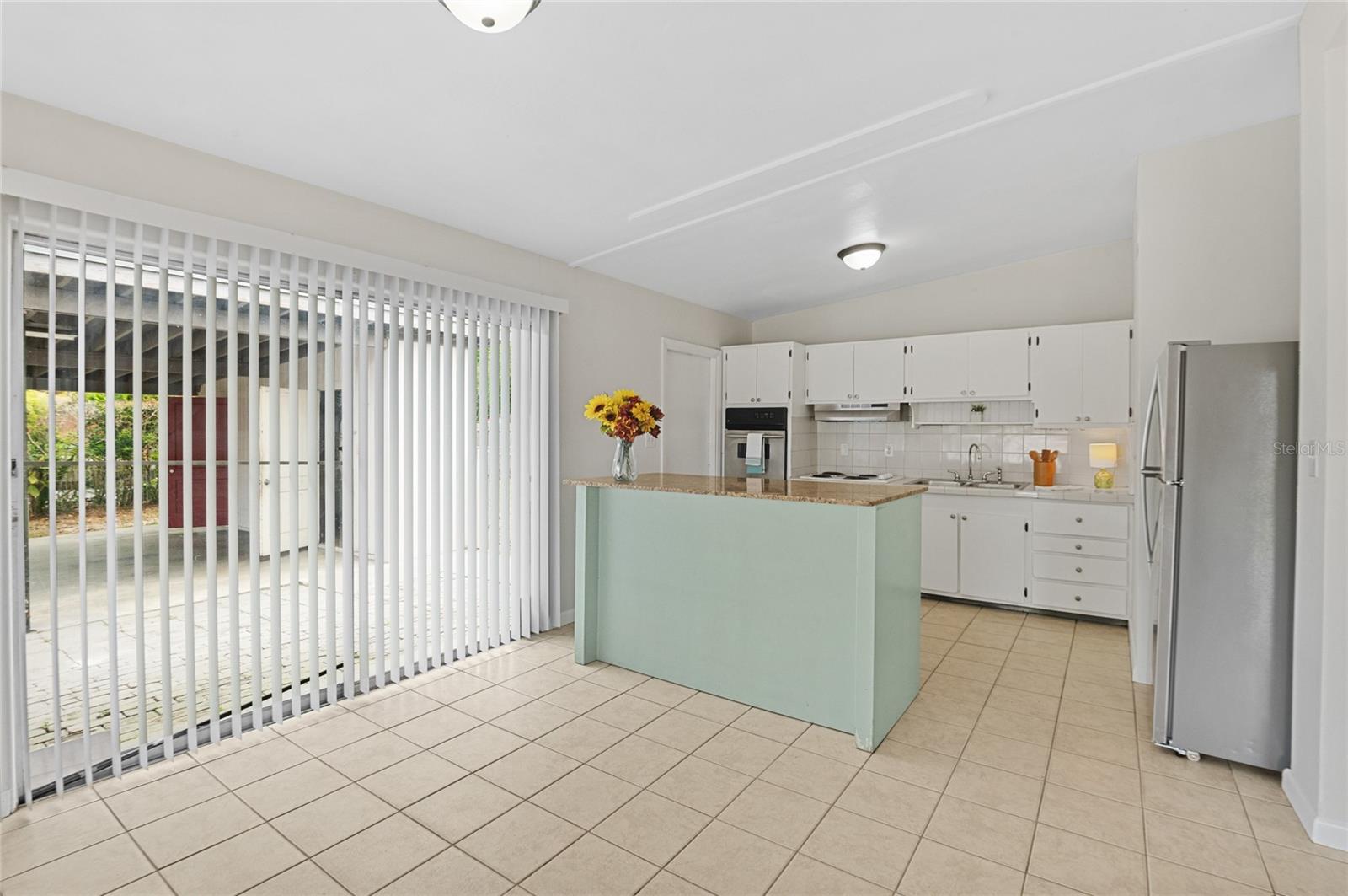 1633 COLTON