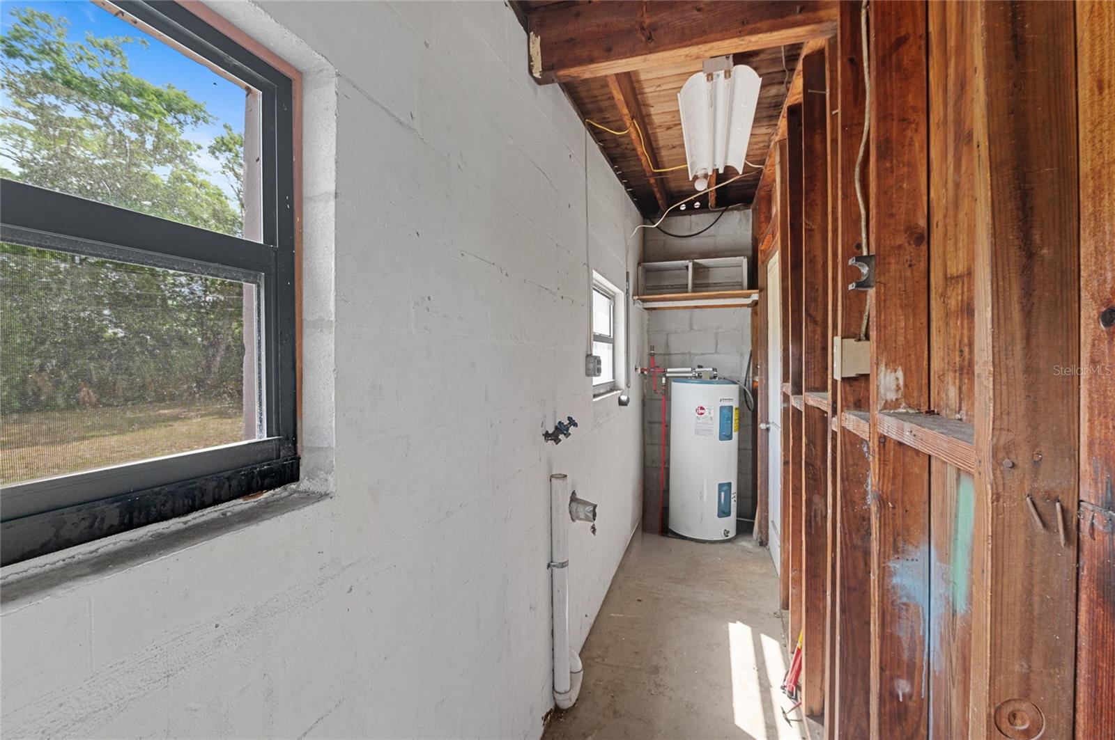 1633 COLTON
