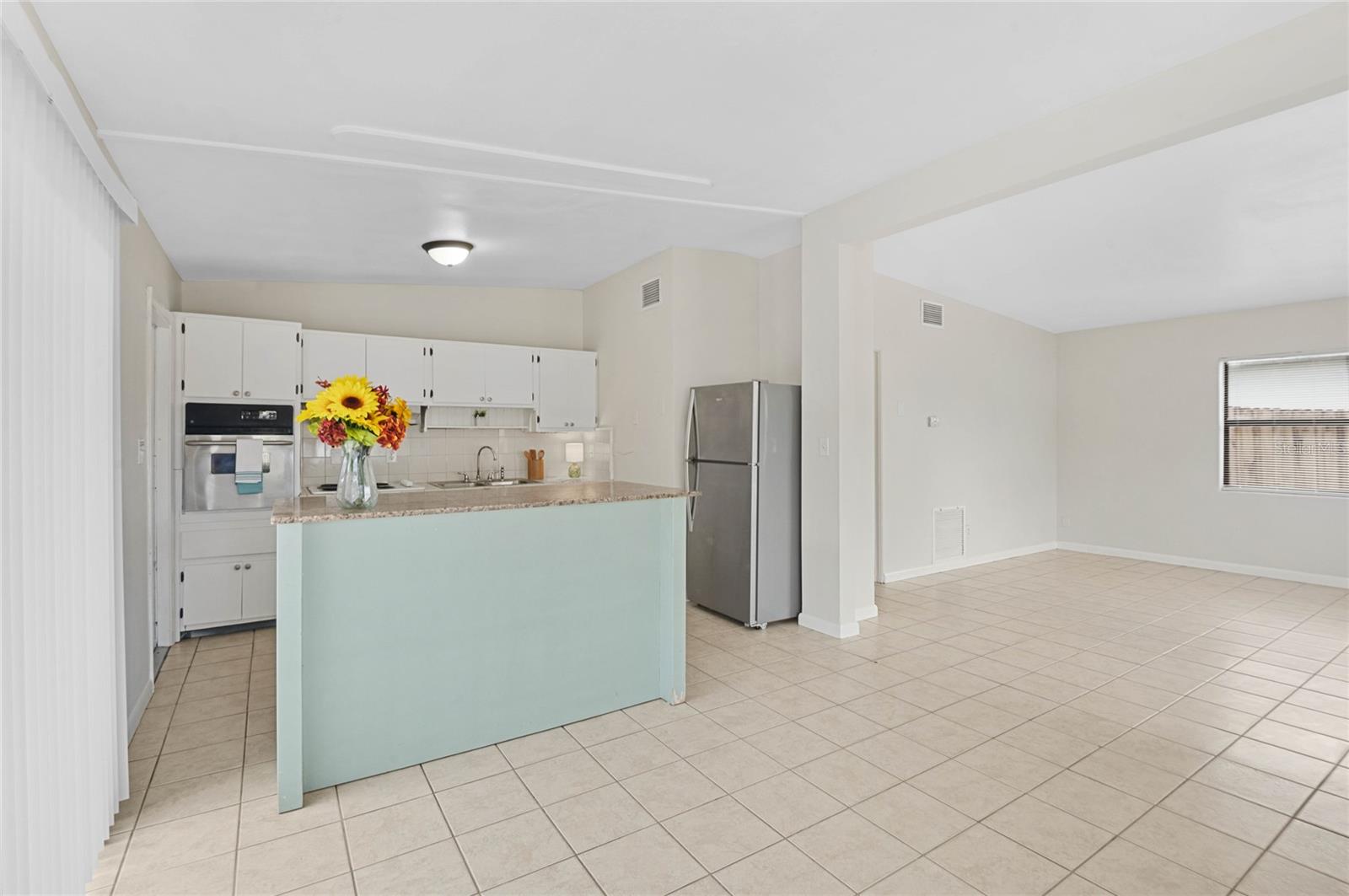 1633 COLTON