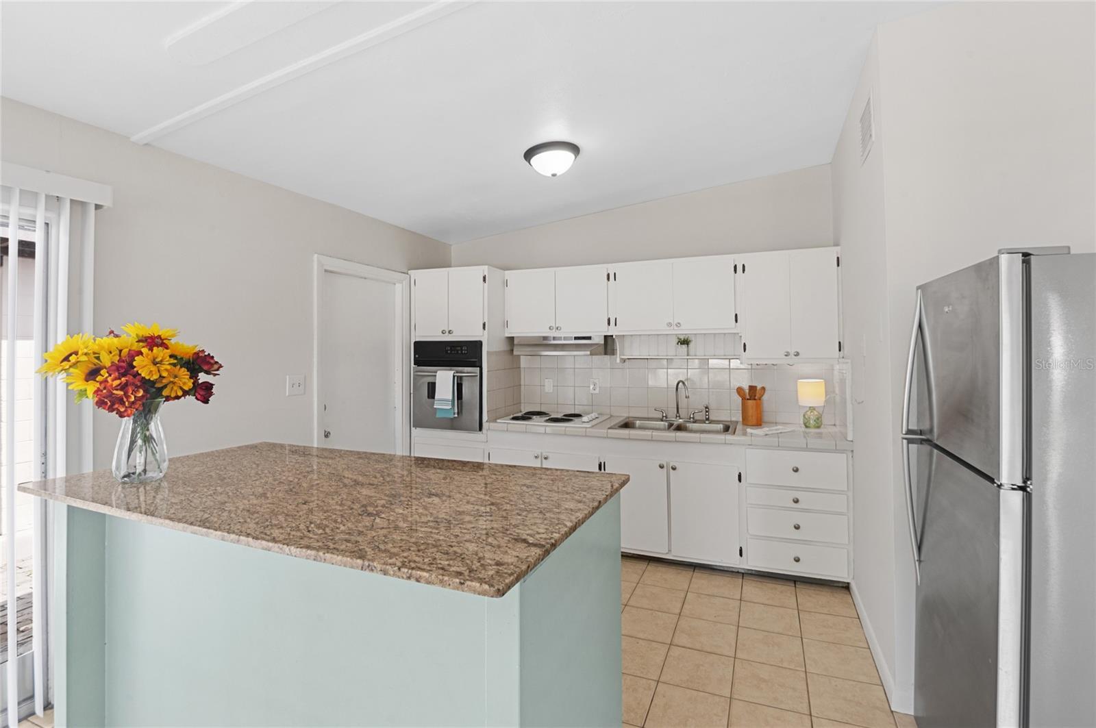 1633 COLTON