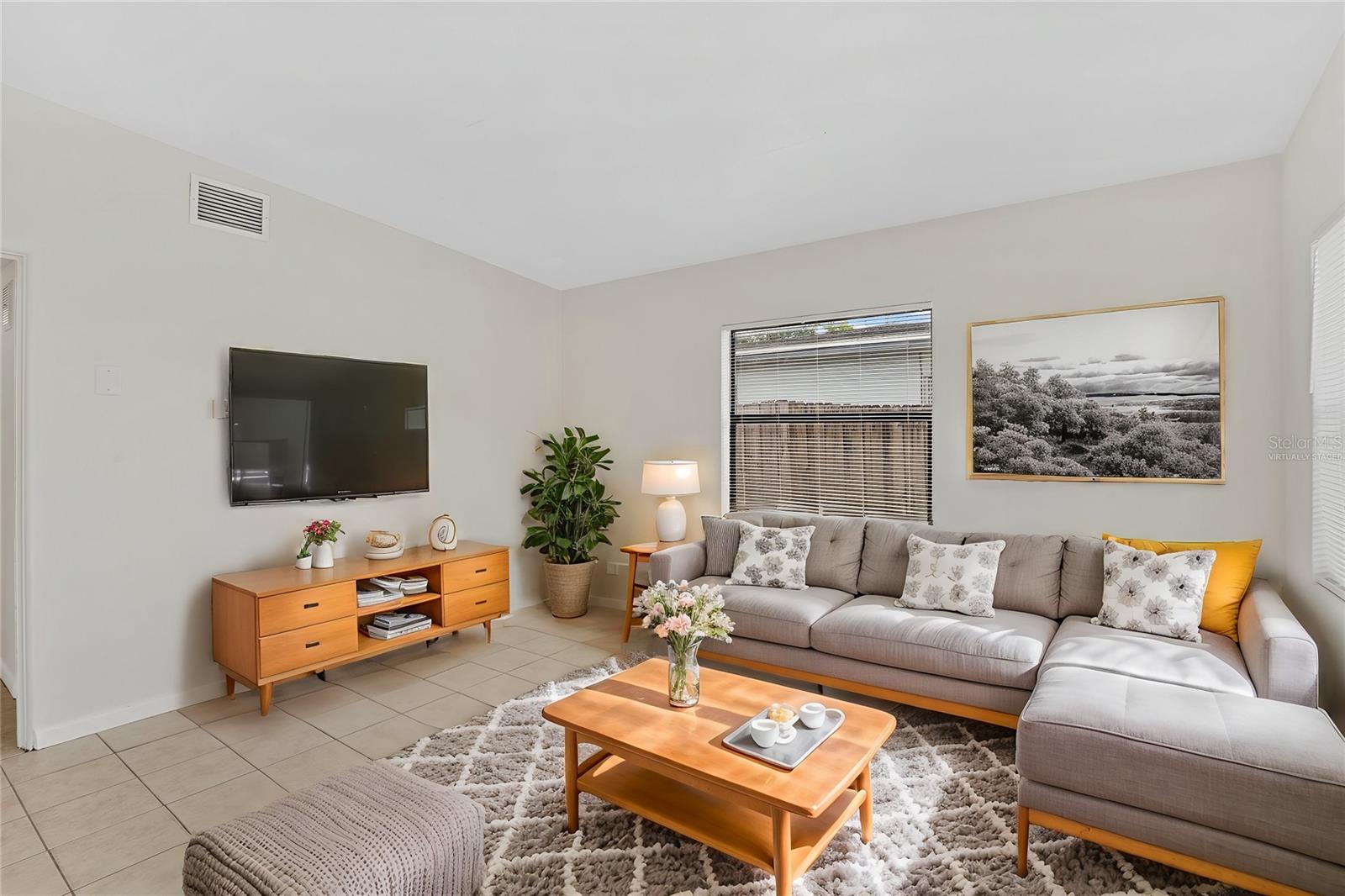 1633 COLTON