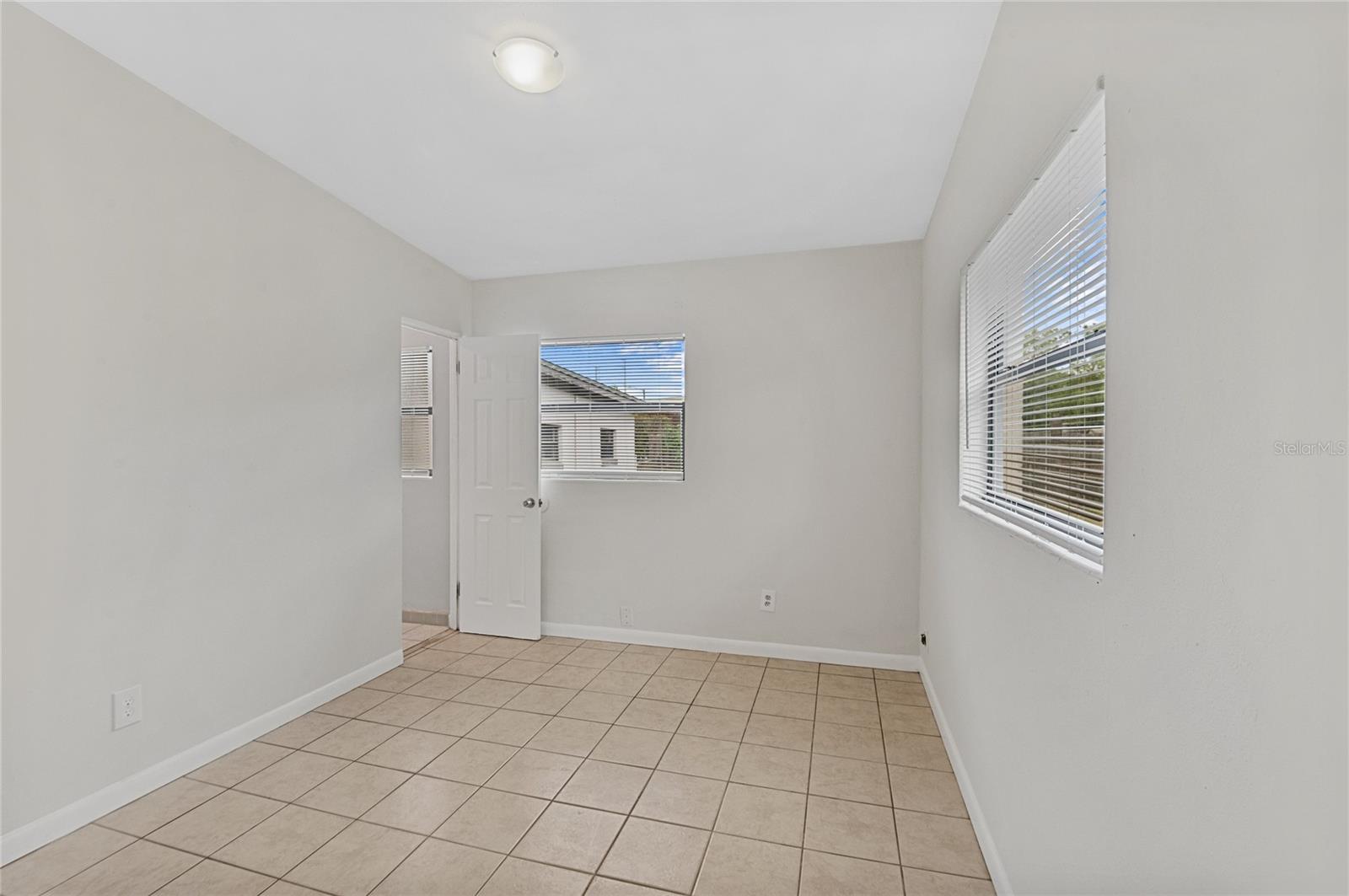 1633 COLTON