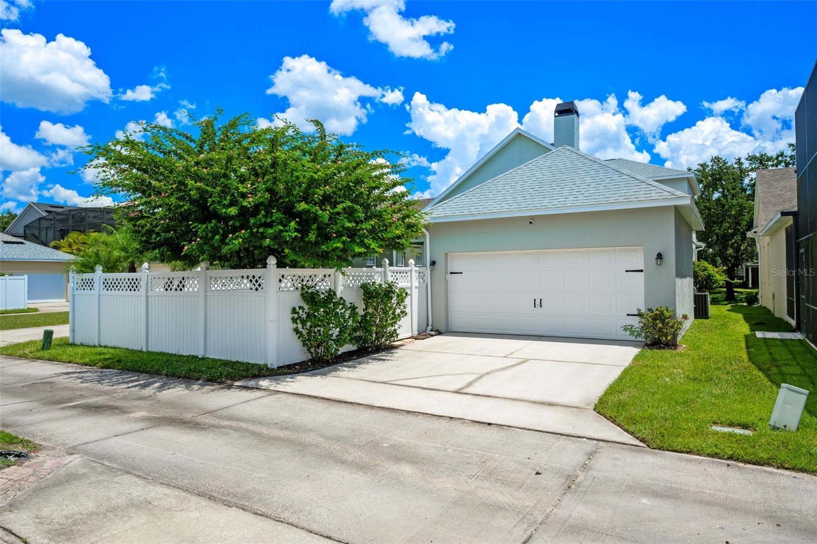 3406 CARRIAGE LAKE DR