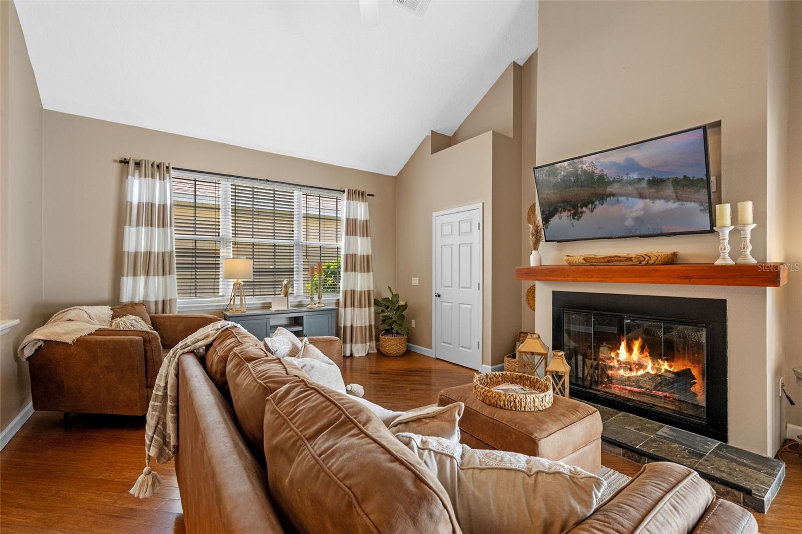 3406 CARRIAGE LAKE DR