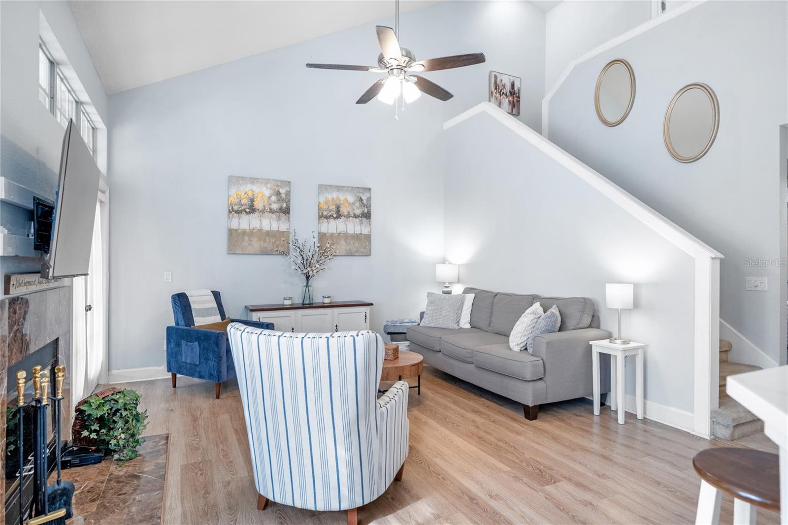 1523 FARRINDON CIR #1523