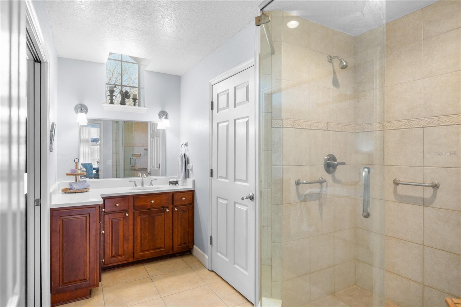 1523 FARRINDON CIR #1523