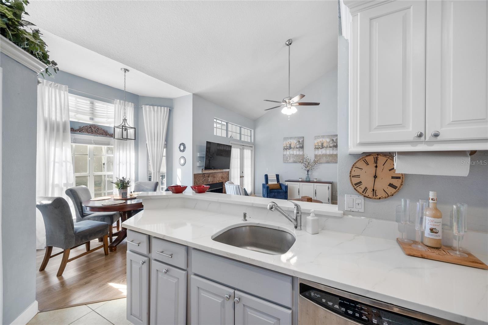 1523 FARRINDON CIR #1523