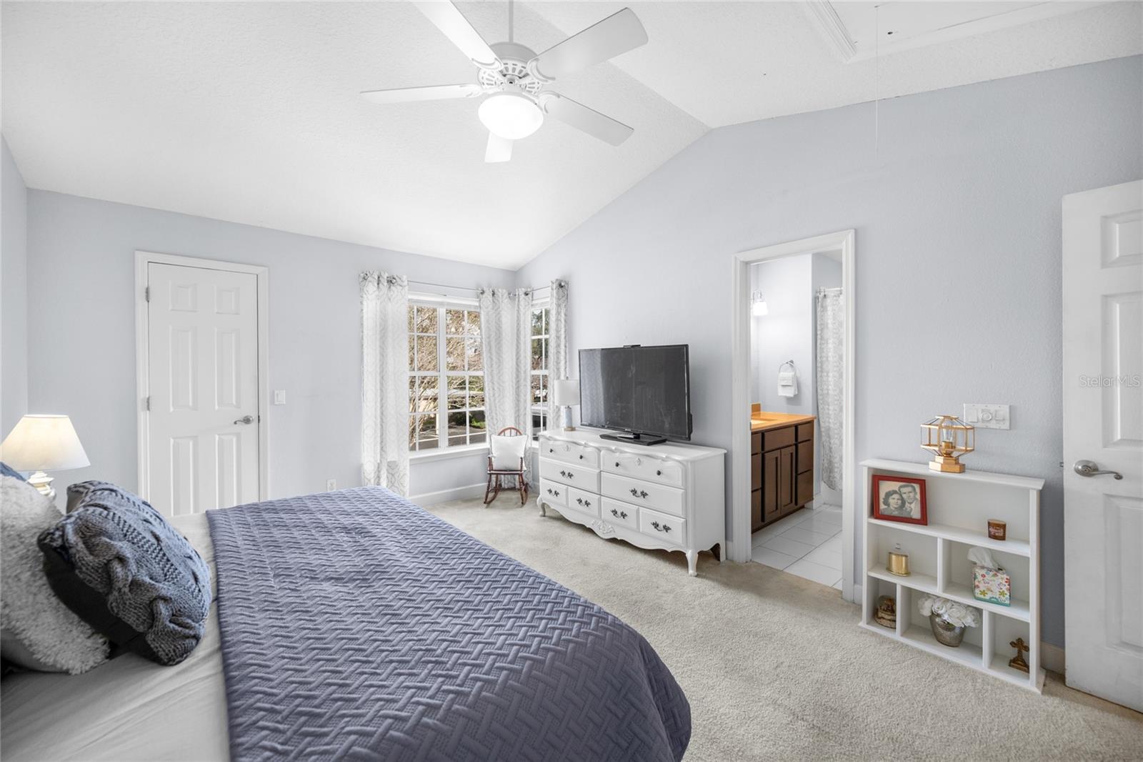 1523 FARRINDON CIR #1523