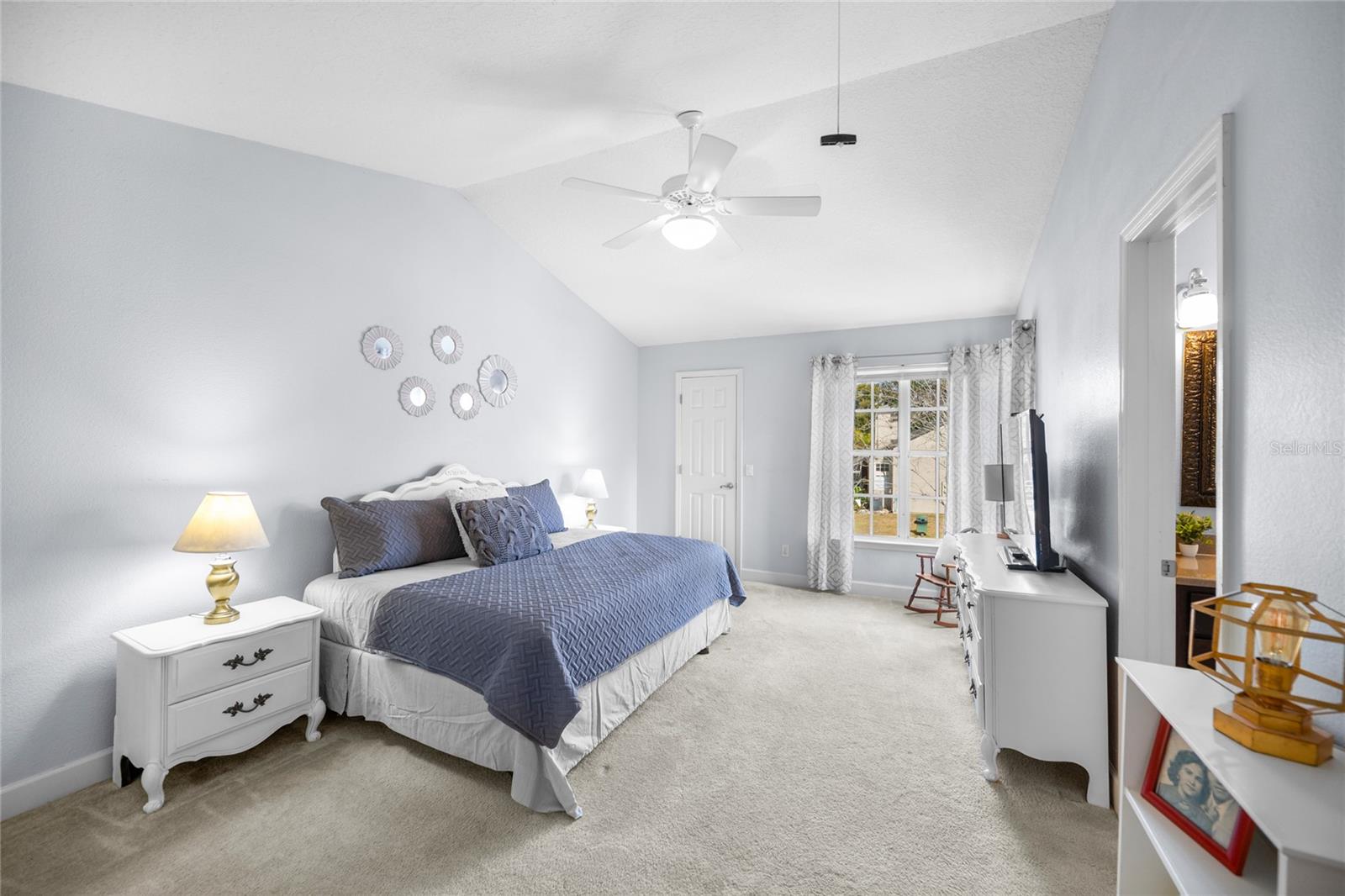 1523 FARRINDON CIR #1523