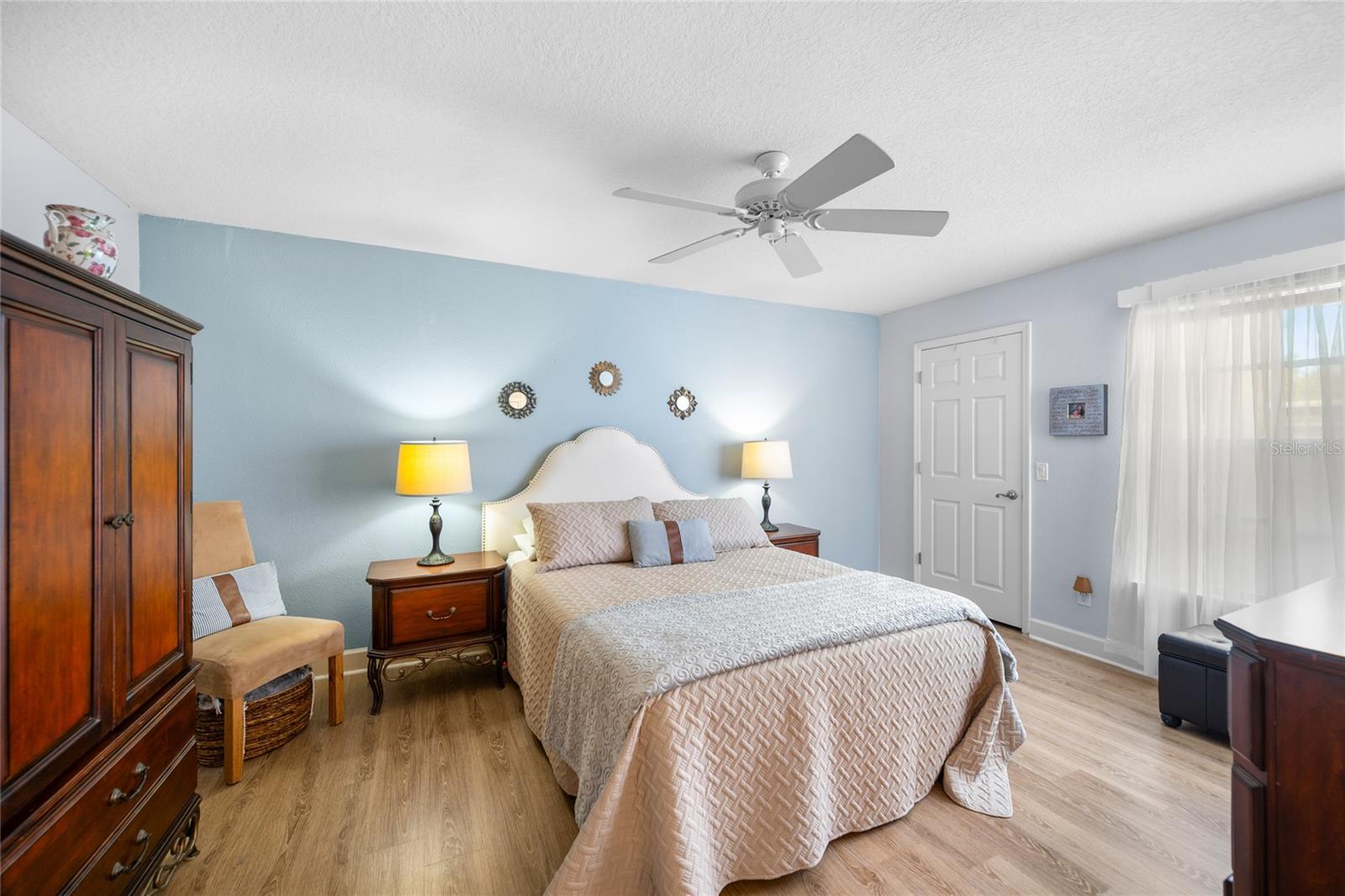 1523 FARRINDON CIR #1523