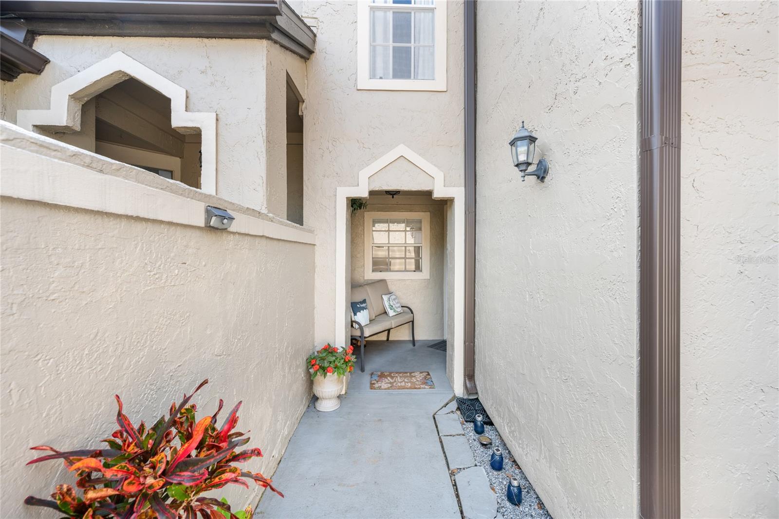 1523 FARRINDON CIR #1523