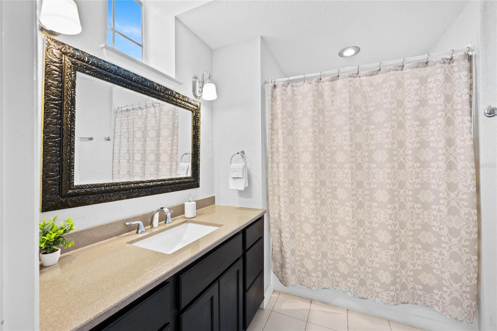 1523 FARRINDON CIR #1523