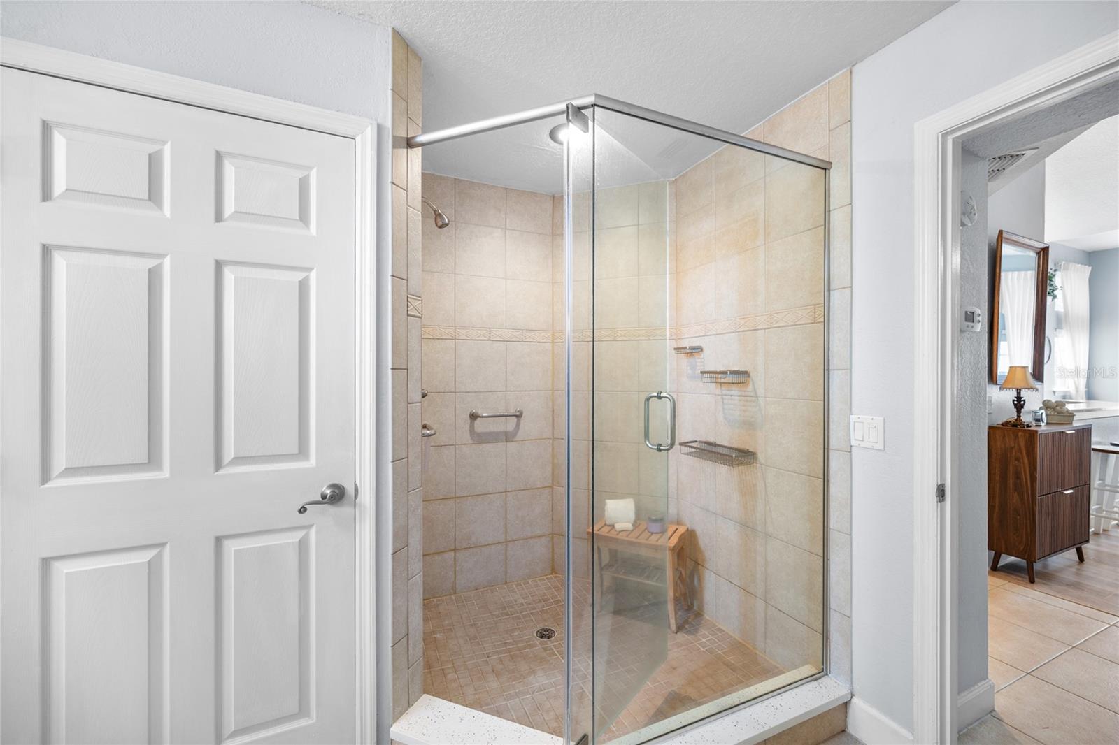 1523 FARRINDON CIR #1523