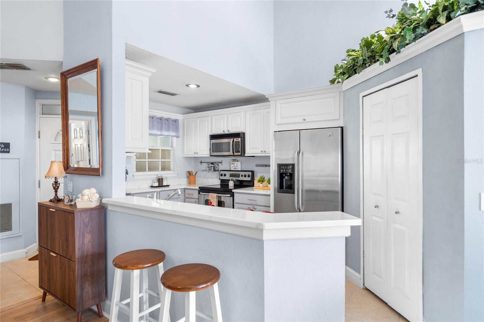 1523 FARRINDON CIR #1523