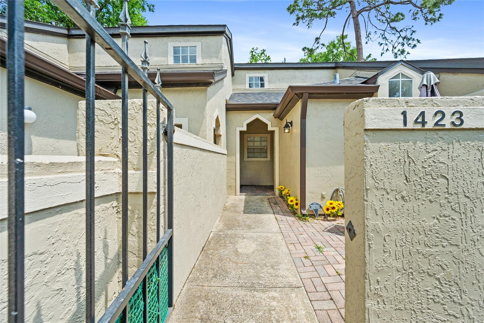 1423 FARRINDON CIR