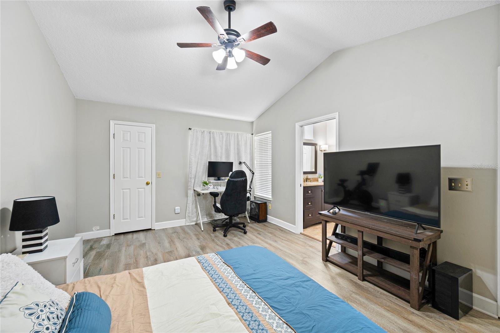 1423 FARRINDON CIR