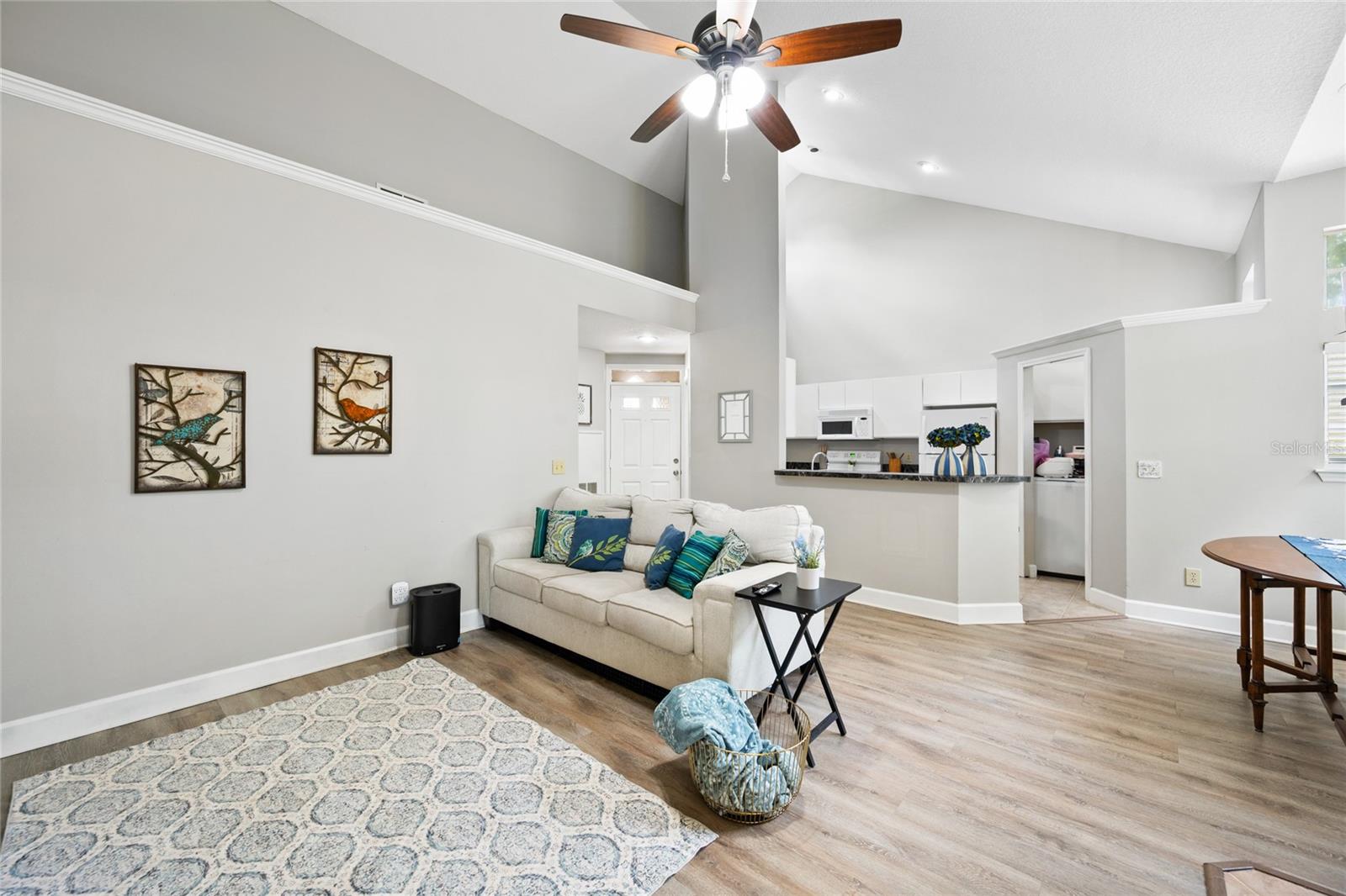 1423 FARRINDON CIR