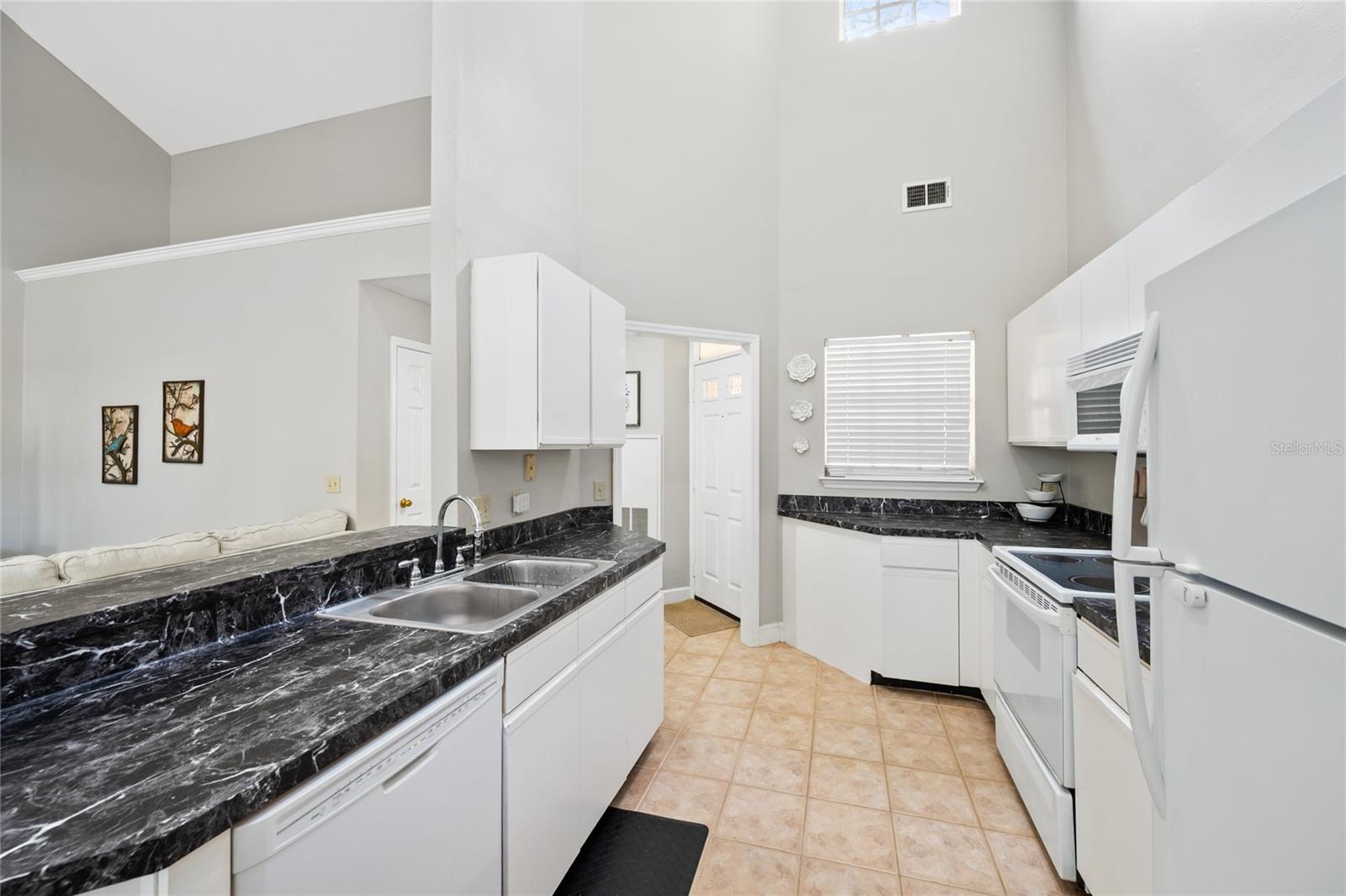 1423 FARRINDON CIR