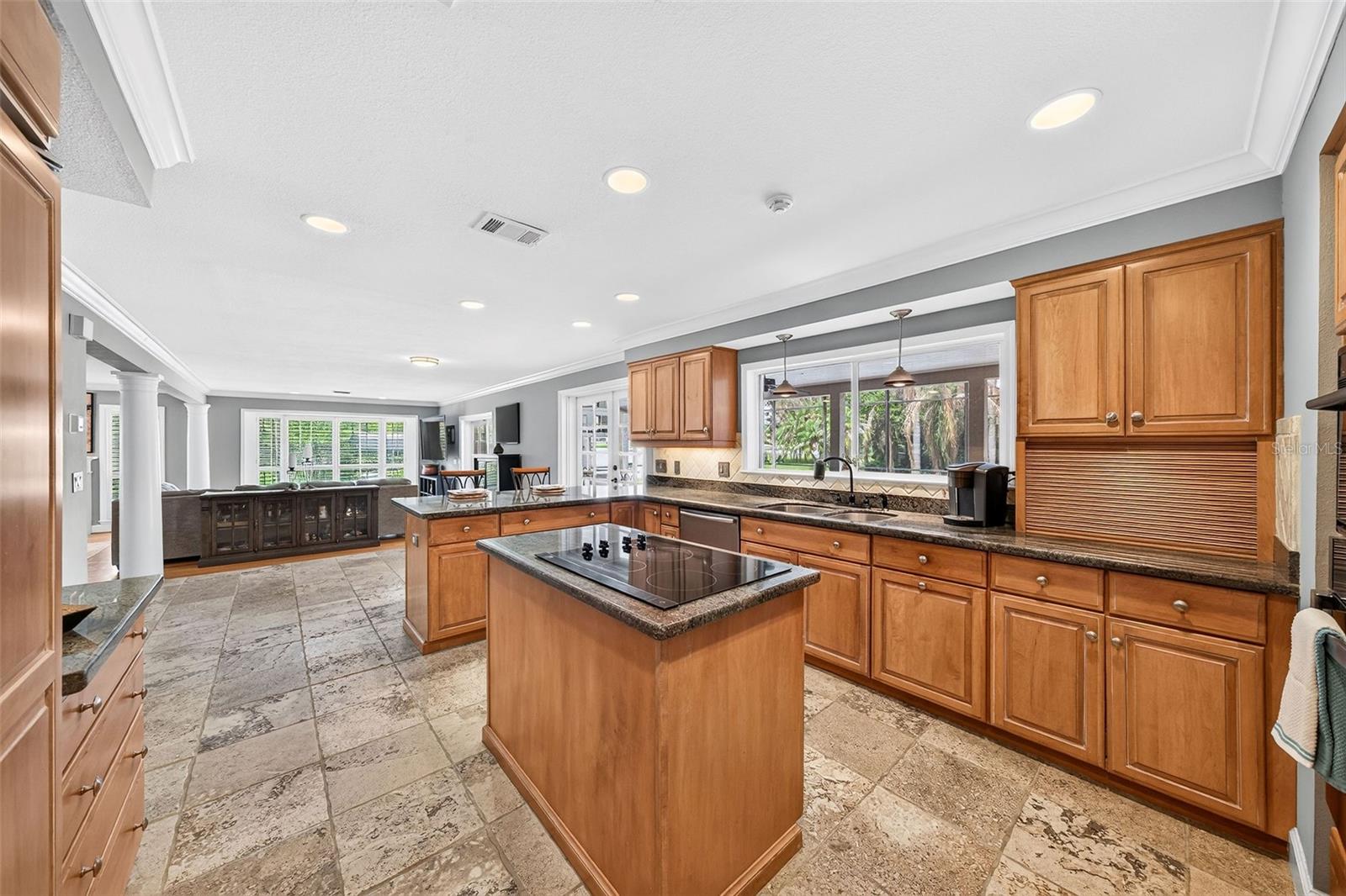 2260 W CLASSIC COURT