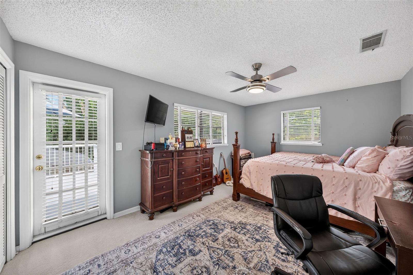 2260 W CLASSIC COURT