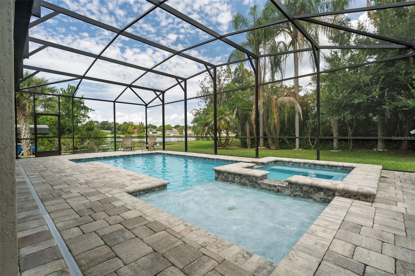 2260 W CLASSIC COURT