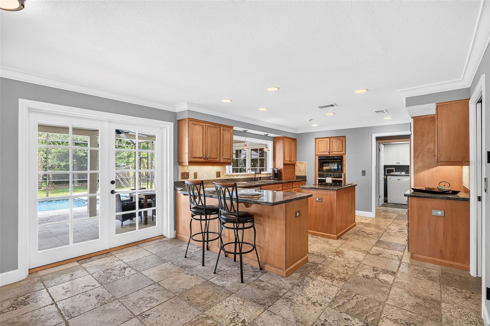 2260 W CLASSIC COURT