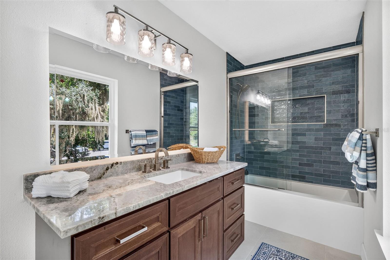 2260 W CLASSIC COURT