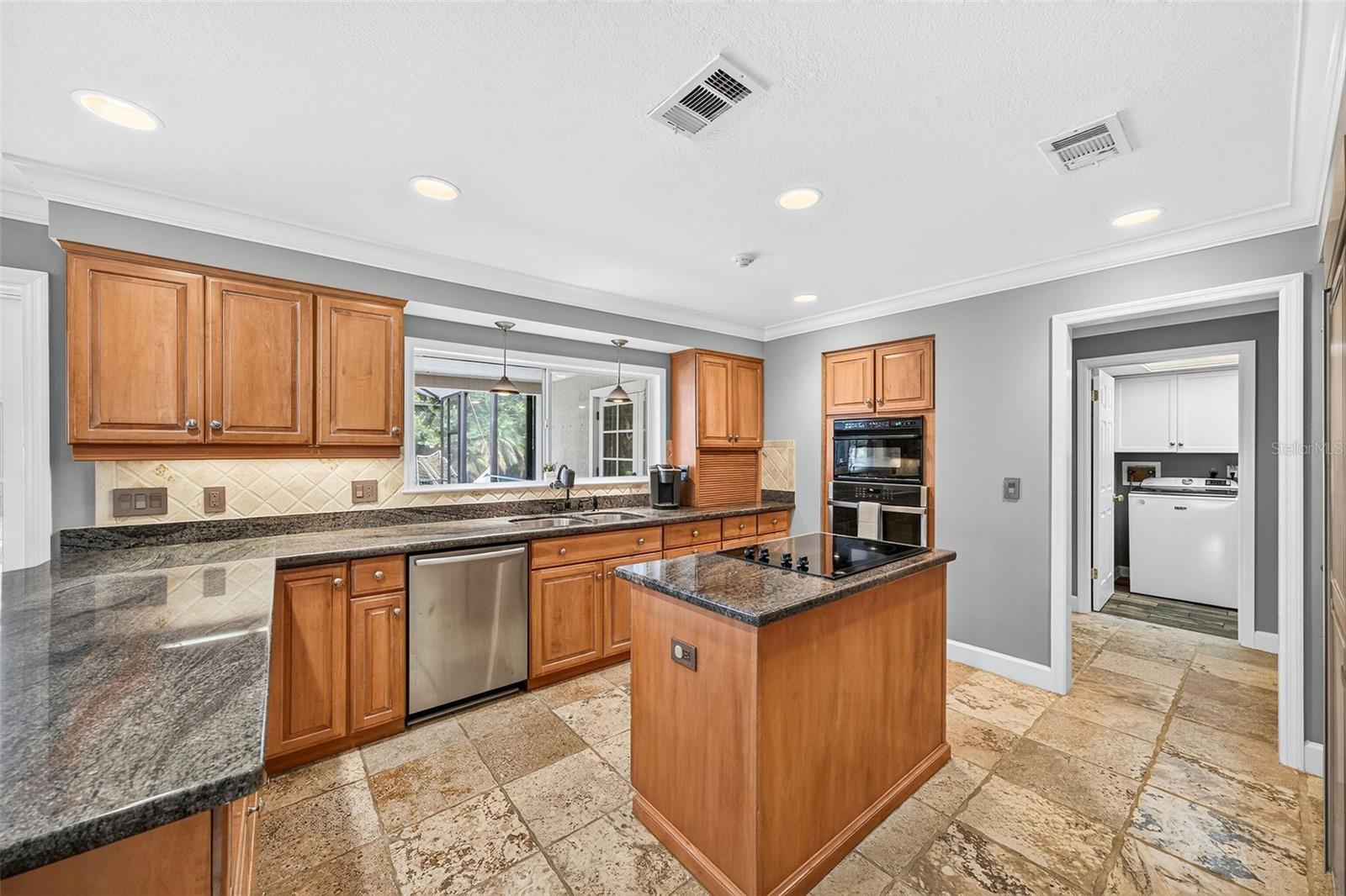 2260 W CLASSIC COURT