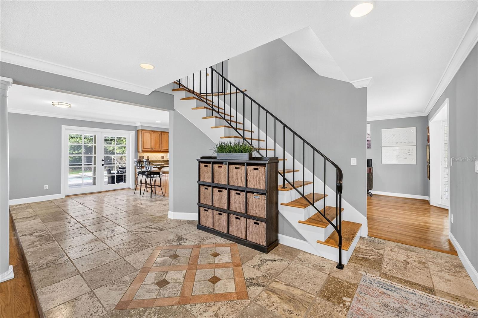 2260 W CLASSIC COURT
