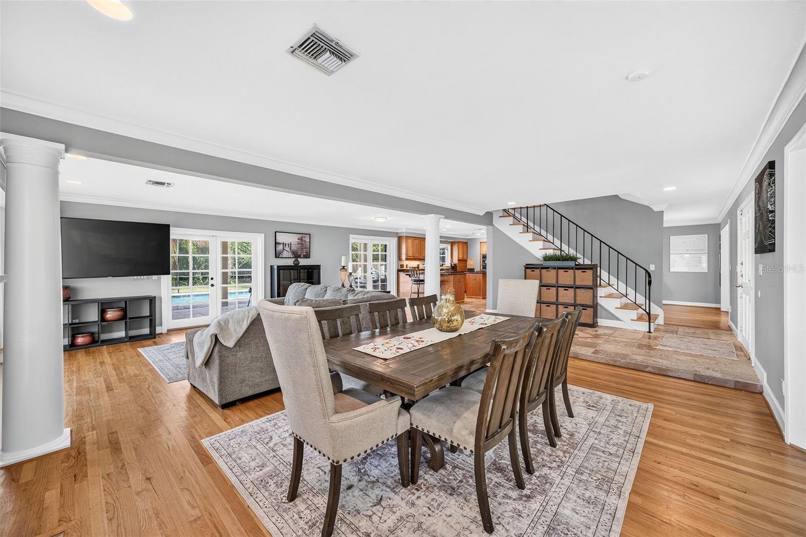 2260 W CLASSIC COURT