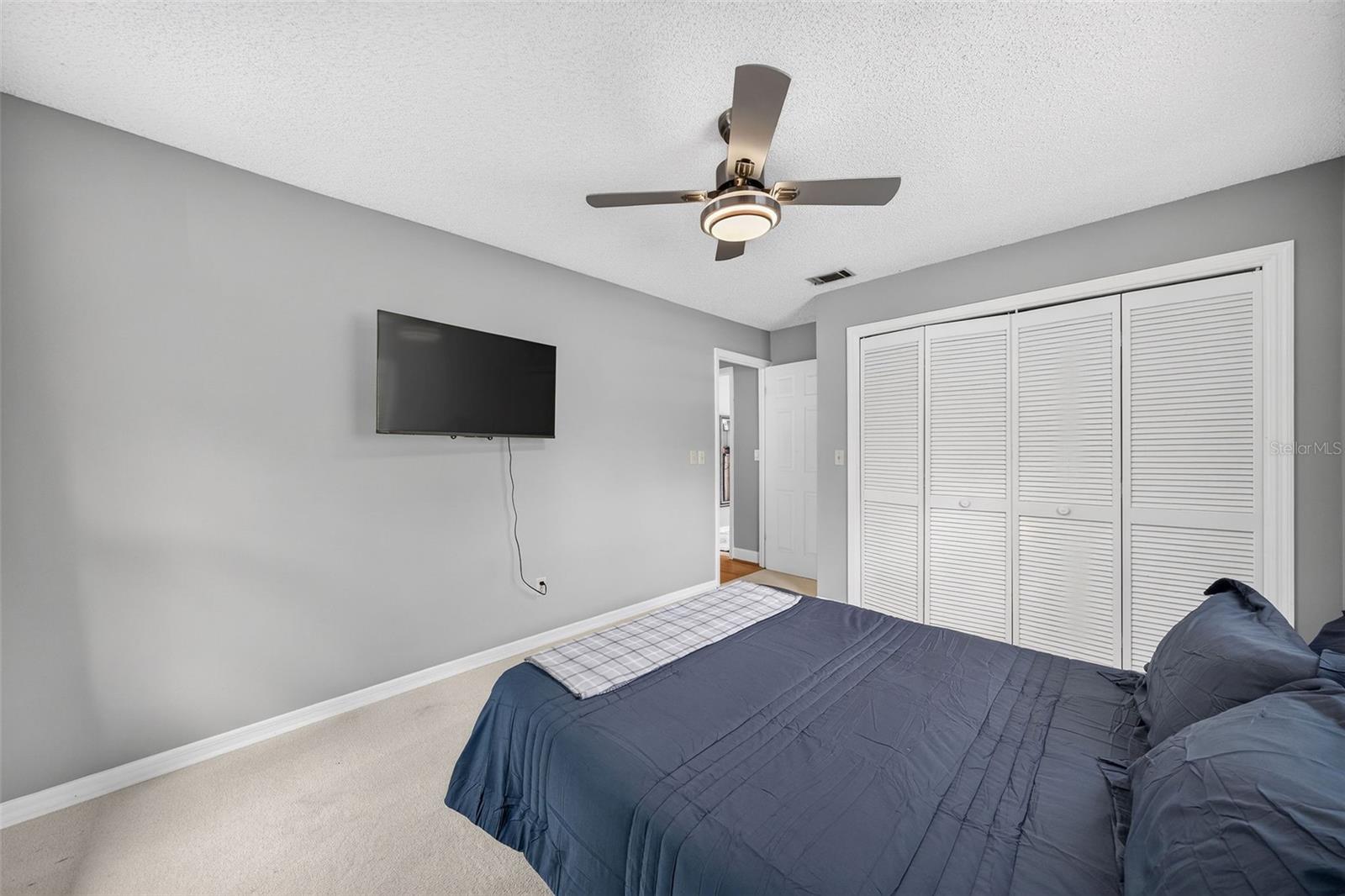 2260 W CLASSIC COURT
