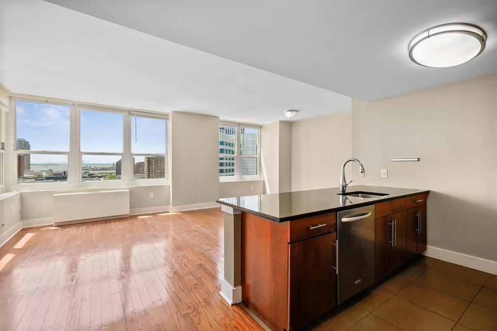 88 MORGAN ST Unit: 2008