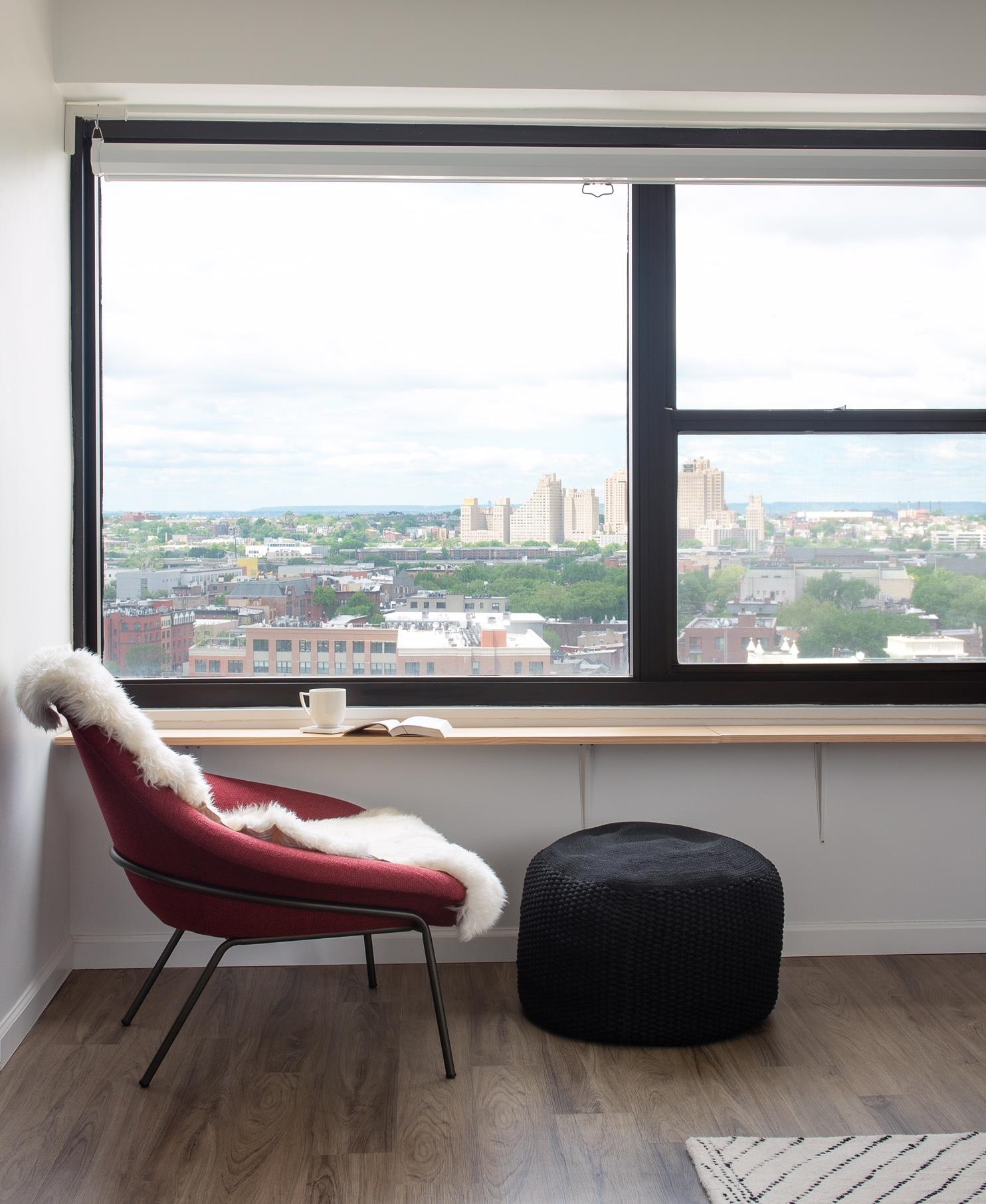 135 MONTGOMERY ST Unit: 17G